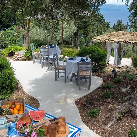Nero * Lakka (Paxos)