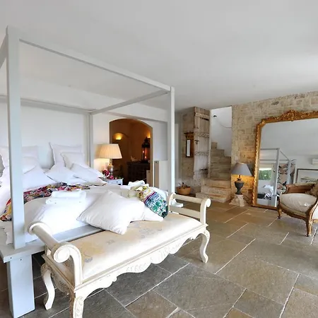 Nero Villa *